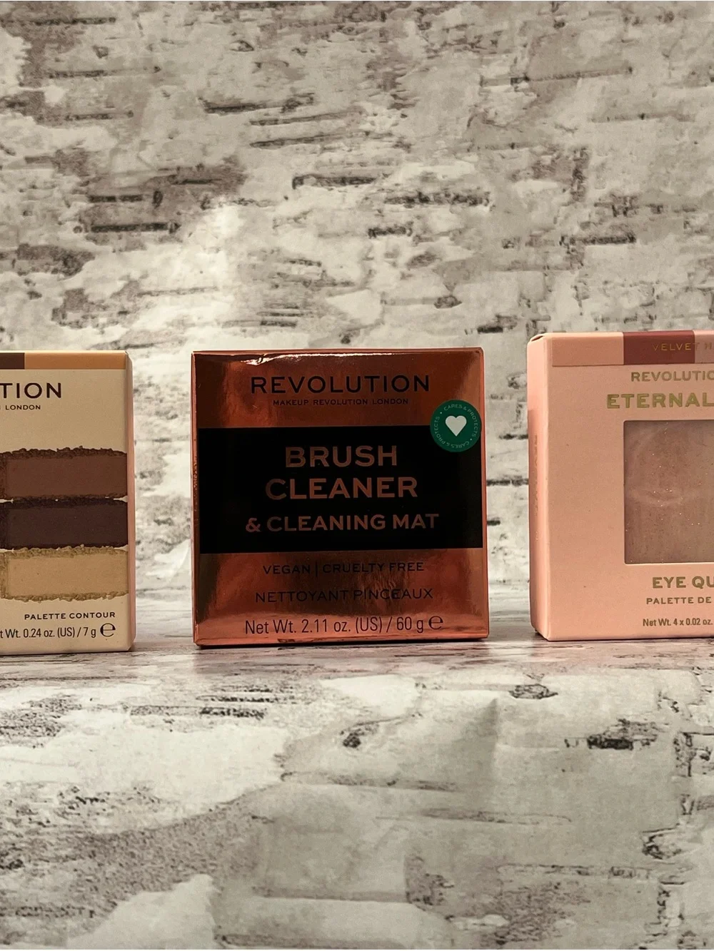 Revolution Emerald Eyeshadow Palette Green Neutrals Aura Collection